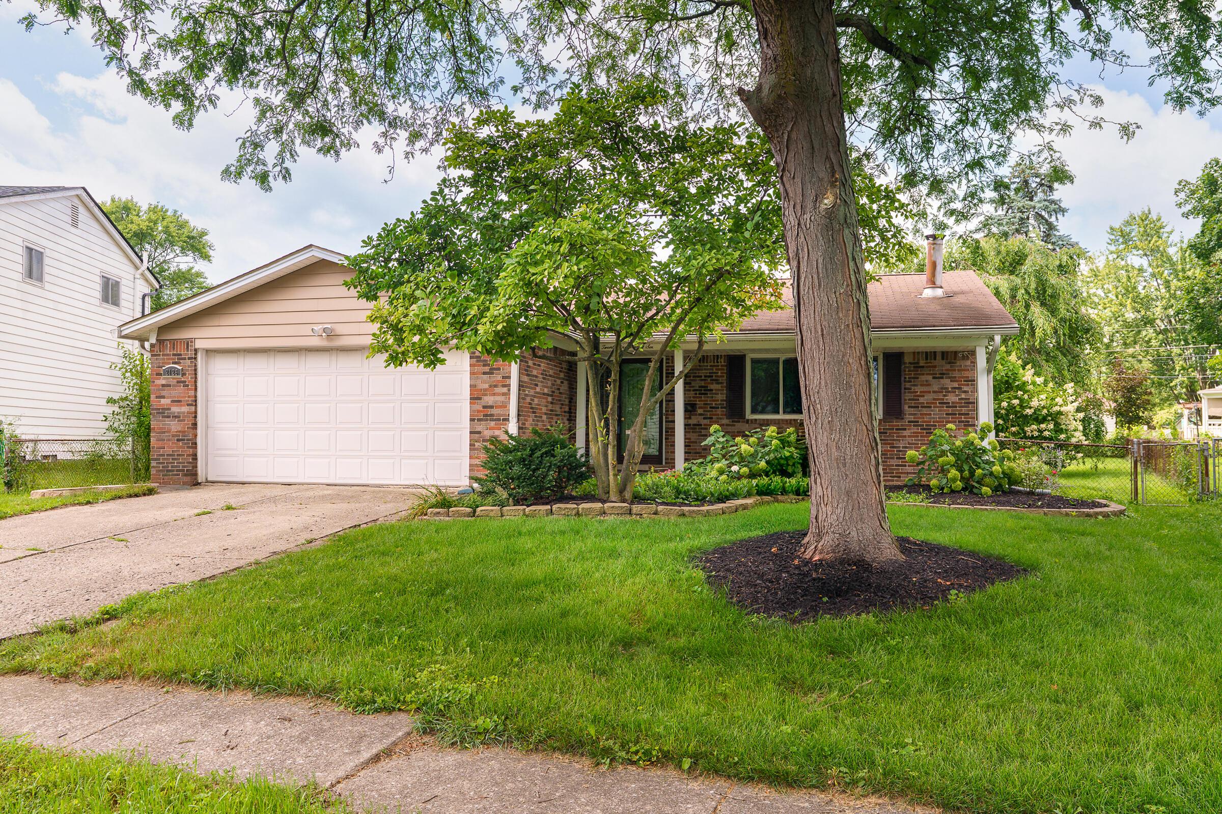 2126 Trent Road Columbus, OH 43229 - Photo 1 of 28 2126 Trent Rd-1