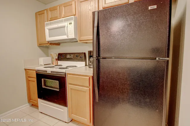 $127,000 | 6075 Maggies Circle, Unit 113, Jacksonville, FL 32244