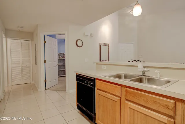 $127,000 | 6075 Maggies Circle, Unit 113, Jacksonville, FL 32244