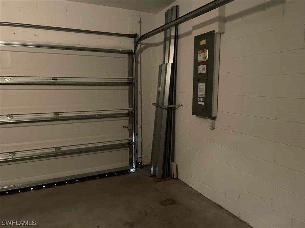 4369 Dutchess Park Road Fort Myers, FL 33916 - Photo 9 of 18 a view of walk in closet