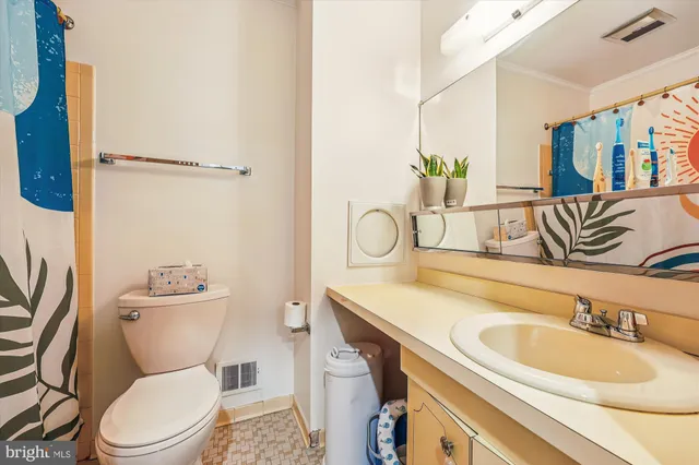 $4,950 | 11712 Seven Locks Road, Potomac, MD 20854