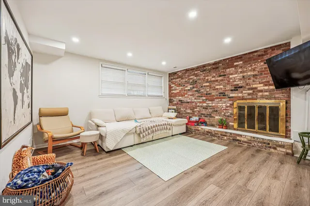 $4,950 | 11712 Seven Locks Road, Potomac, MD 20854