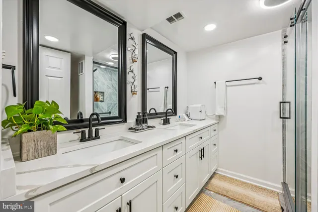 $4,950 | 11712 Seven Locks Road, Potomac, MD 20854