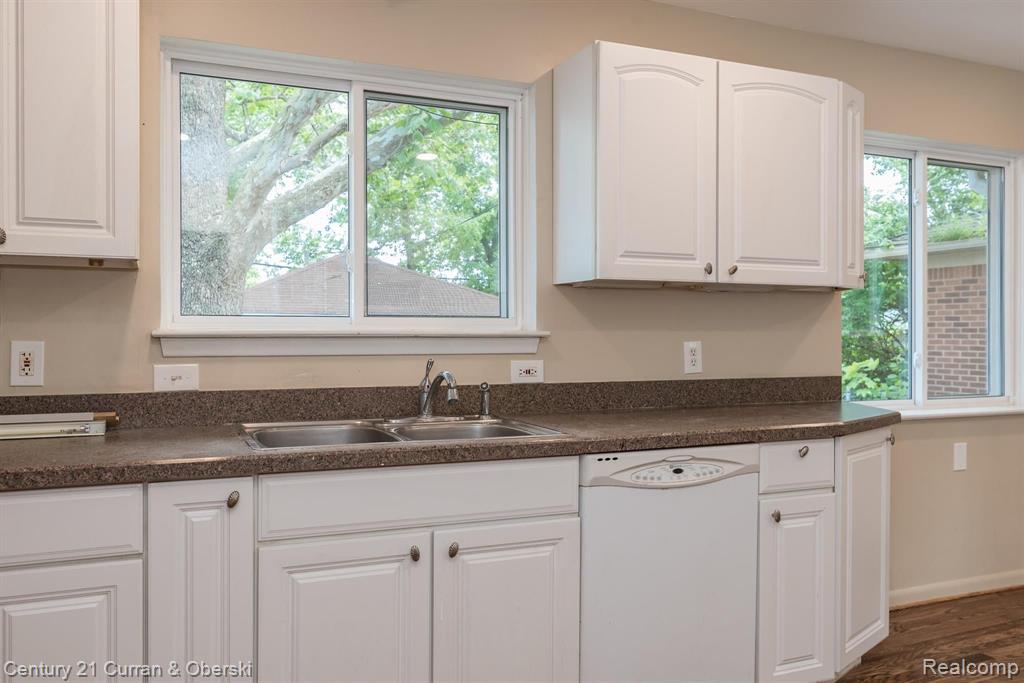 1487 South Gulley Road Dearborn, MI 48124 - Photo 13 of 23 Gallery Image 13