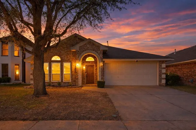 $310,000 | 908 Churchhill Drive, Saginaw, TX 76131