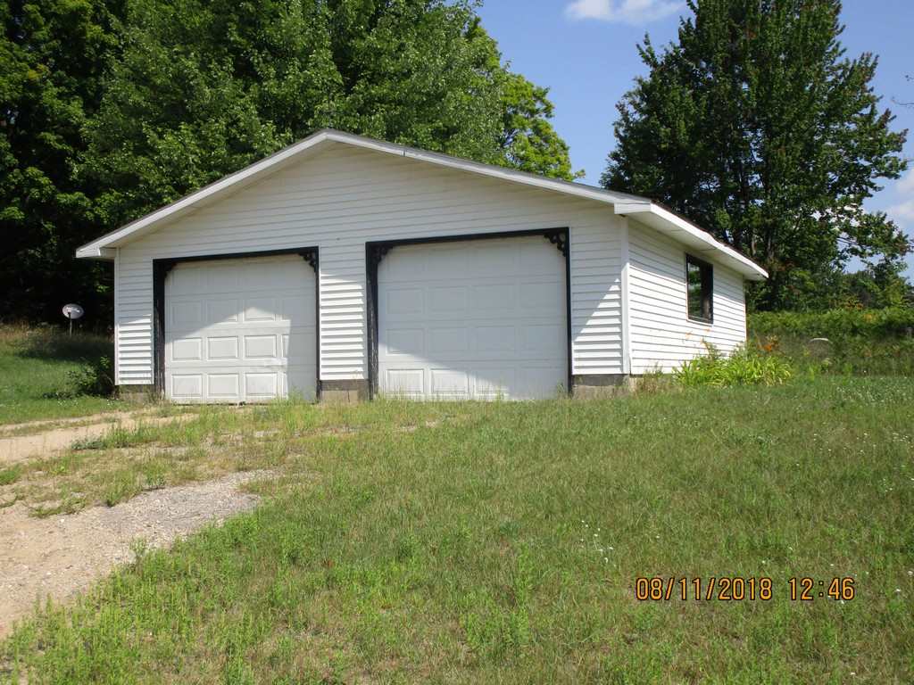 302 Thomas Road Kalkaska, MI 49646 - Photo 25 of 40 1851550-24.JPG