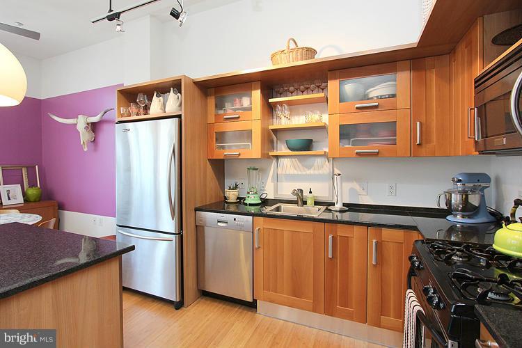 1390 V Street Northwest, Unit 403 Washington, DC 20009 - Photo 10 of 19 Kitchen