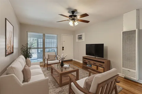 $1,200 | 1016 Chevy Chase Drive, San Antonio, TX 78209