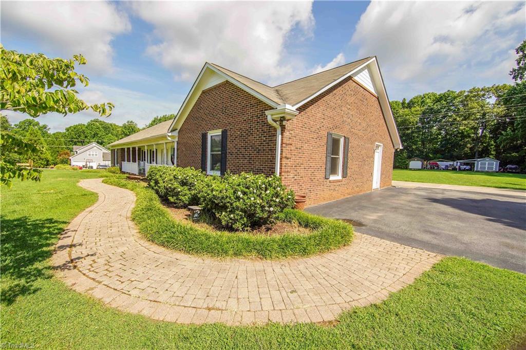 5376 Bunch Road Summerfield, NC 27358 - Photo 2 of 45