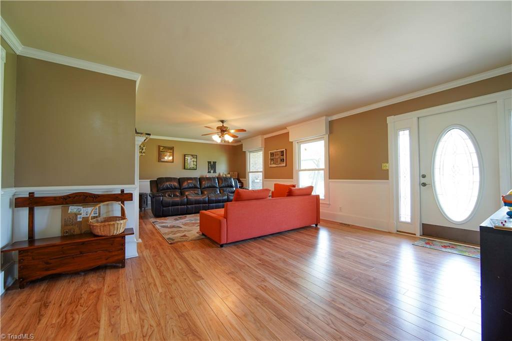 5376 Bunch Road Summerfield, NC 27358 - Photo 4 of 45 Spacious living area!
