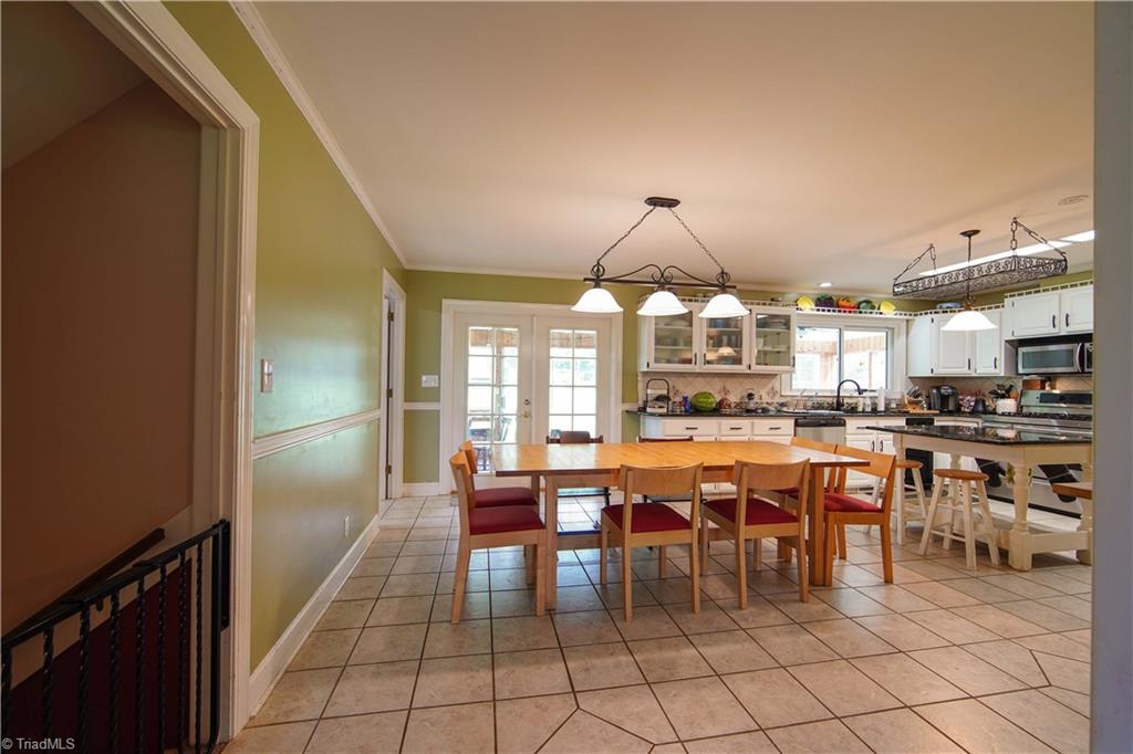 5376 Bunch Road Summerfield, NC 27358 - Photo 7 of 45 Sprawling eat-in kitchen!