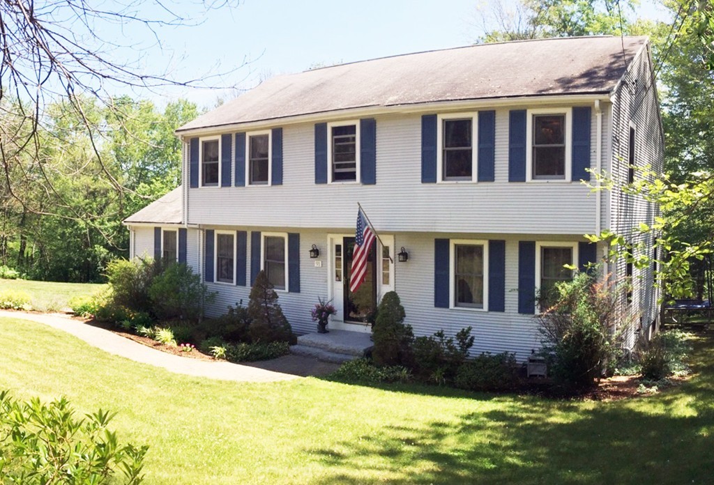 91 Barnett Road Sutton, MA 01590 - Photo 2 of 30