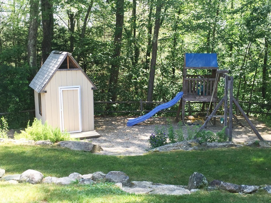 91 Barnett Road Sutton, MA 01590 - Photo 25 of 30