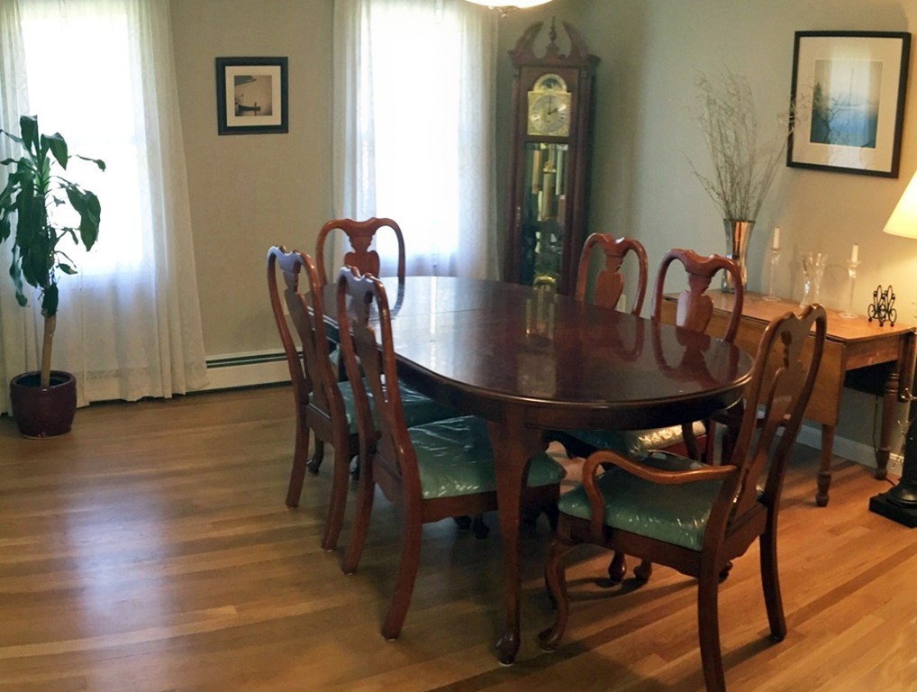 91 Barnett Road Sutton, MA 01590 - Photo 4 of 30