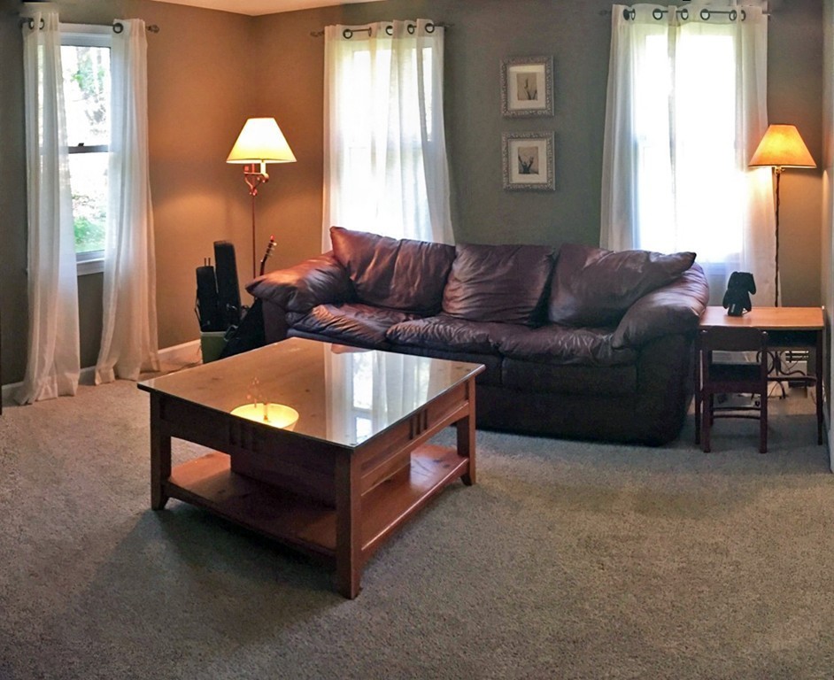 91 Barnett Road Sutton, MA 01590 - Photo 6 of 30