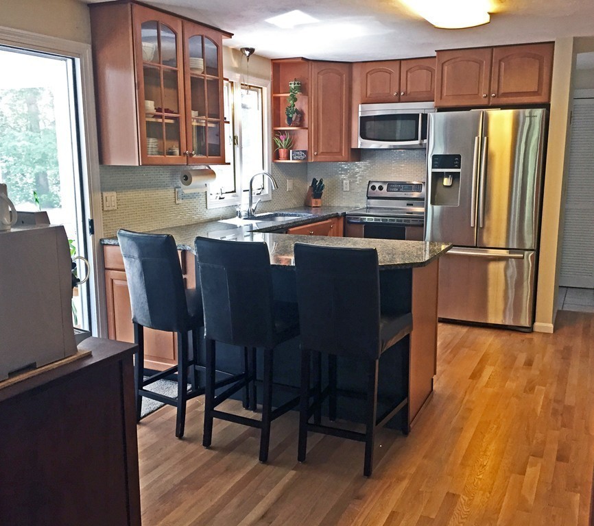 91 Barnett Road Sutton, MA 01590 - Photo 7 of 30