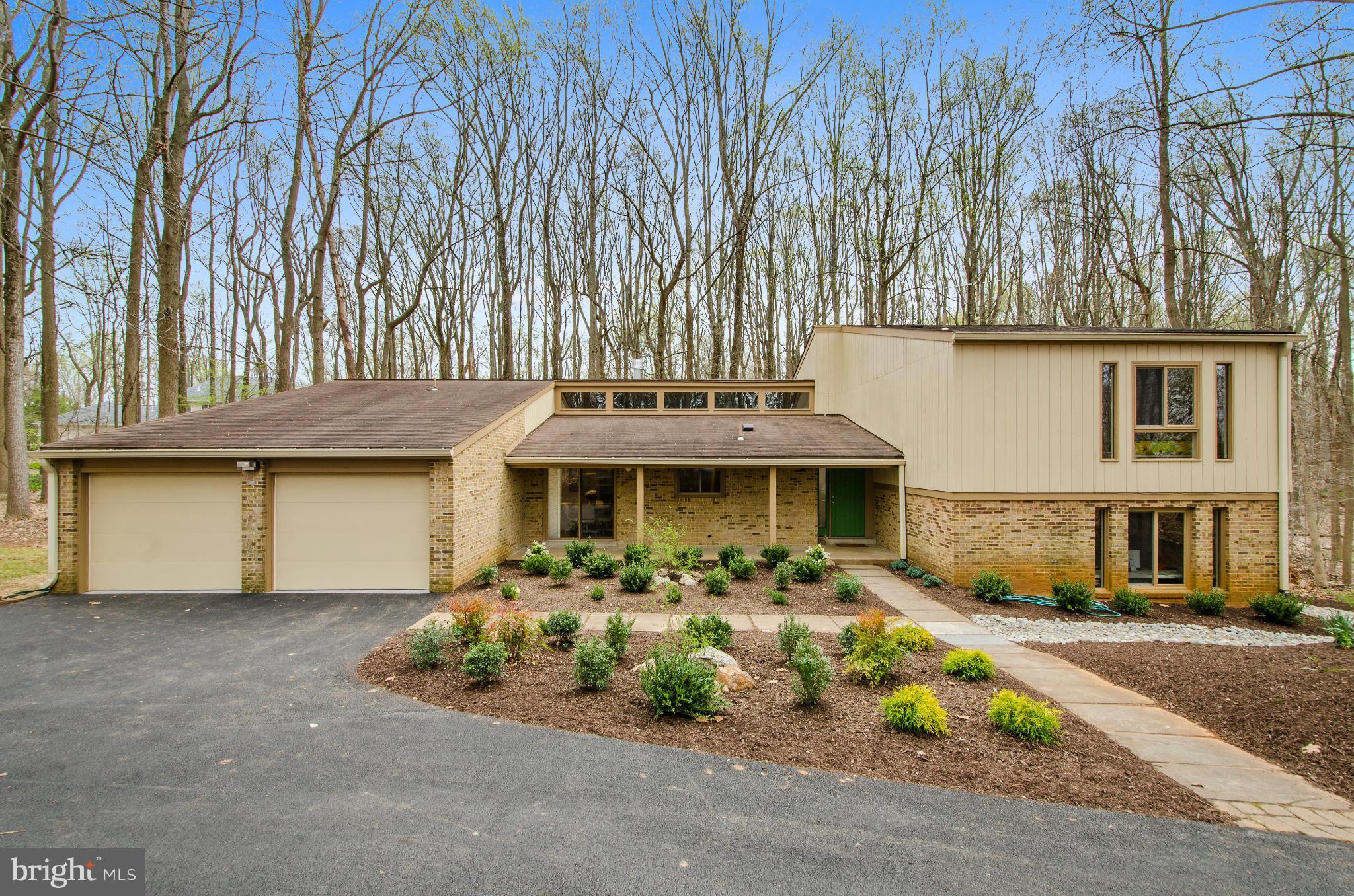 10104 Lloyd Road Potomac, MD 20854 - Photo 1 of 23 Exterior (Front)