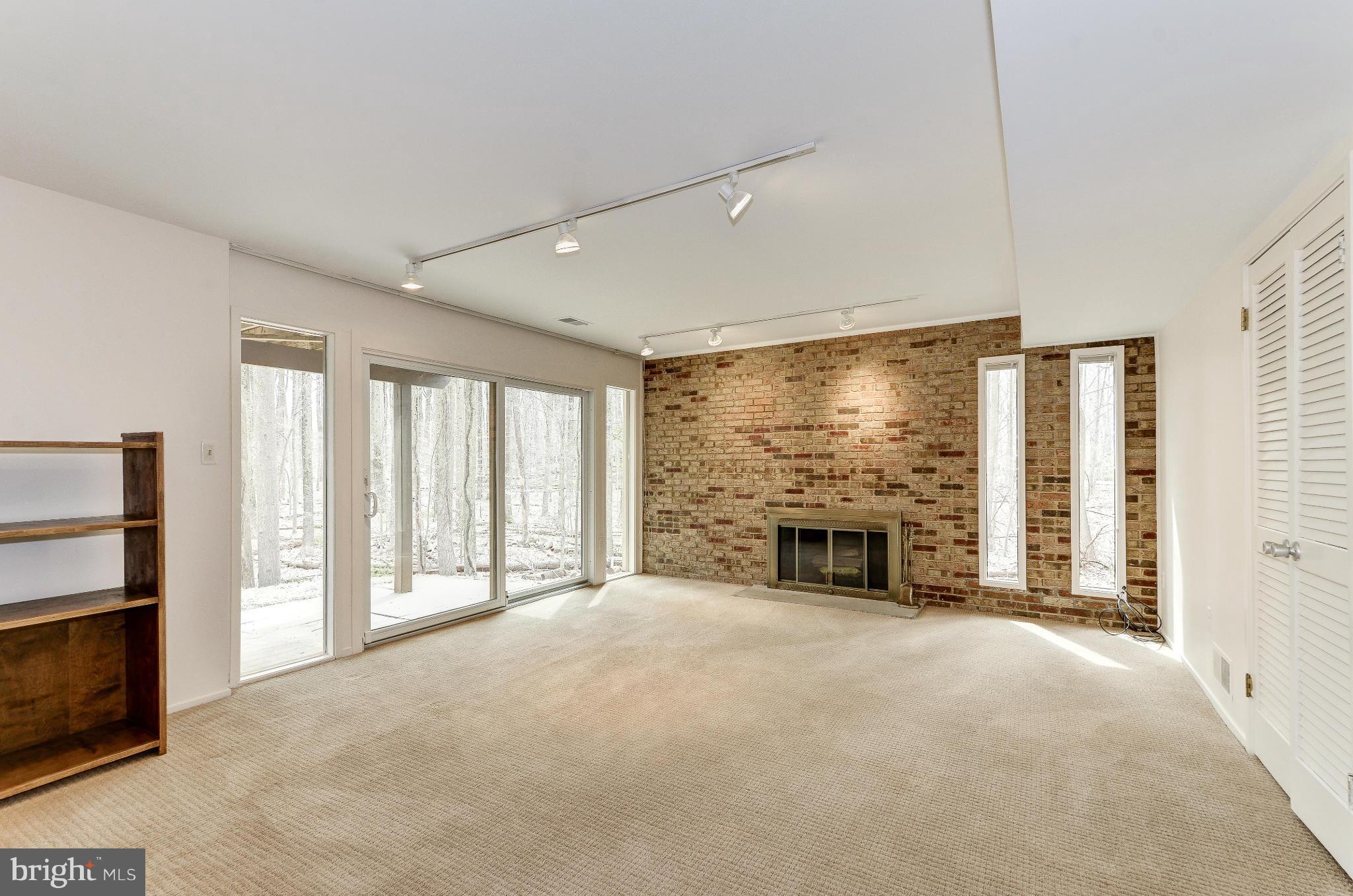 10104 Lloyd Road Potomac, MD 20854 - Photo 11 of 23 Family Room