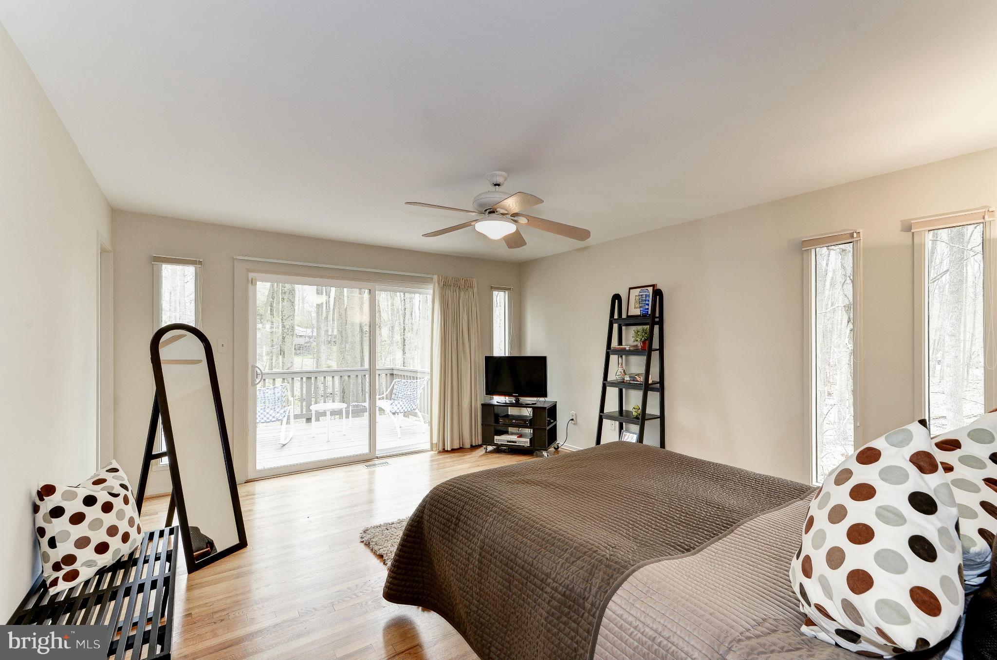 10104 Lloyd Road Potomac, MD 20854 - Photo 15 of 23 Bedroom (Master)