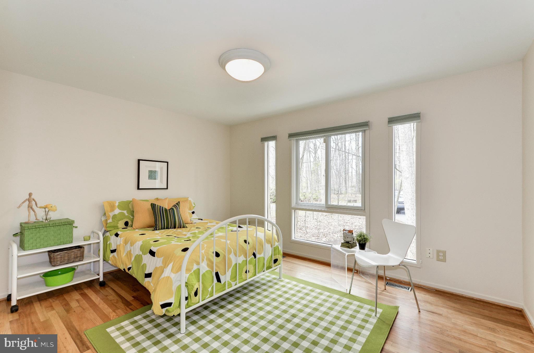 10104 Lloyd Road Potomac, MD 20854 - Photo 17 of 23 Bedroom