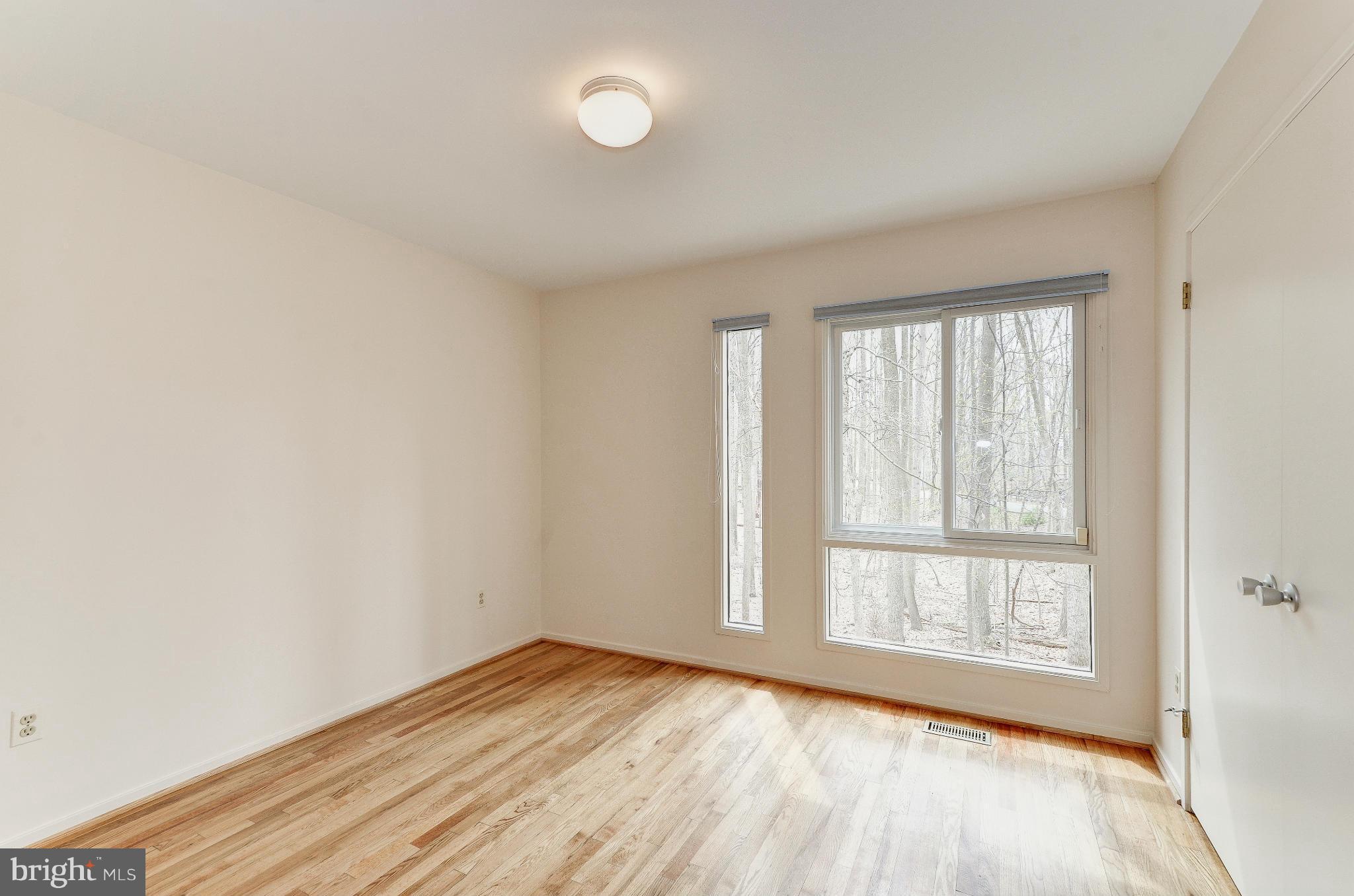 10104 Lloyd Road Potomac, MD 20854 - Photo 18 of 23 Bedroom