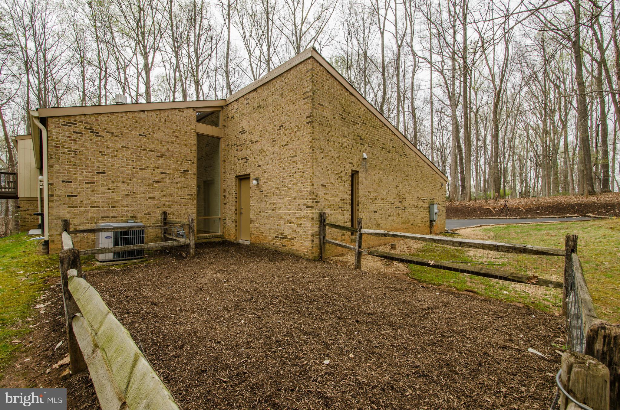 10104 Lloyd Road Potomac, MD 20854 - Photo 21 of 23 Exterior (General)