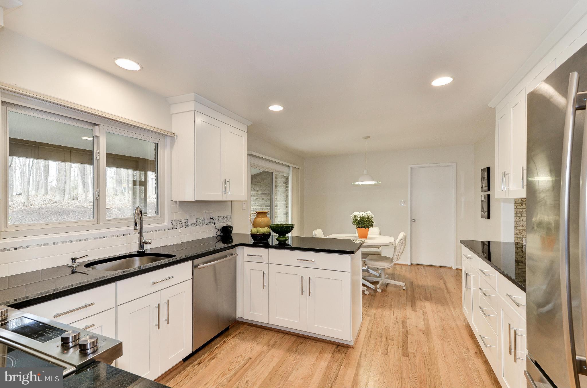 10104 Lloyd Road Potomac, MD 20854 - Photo 9 of 23 Kitchen