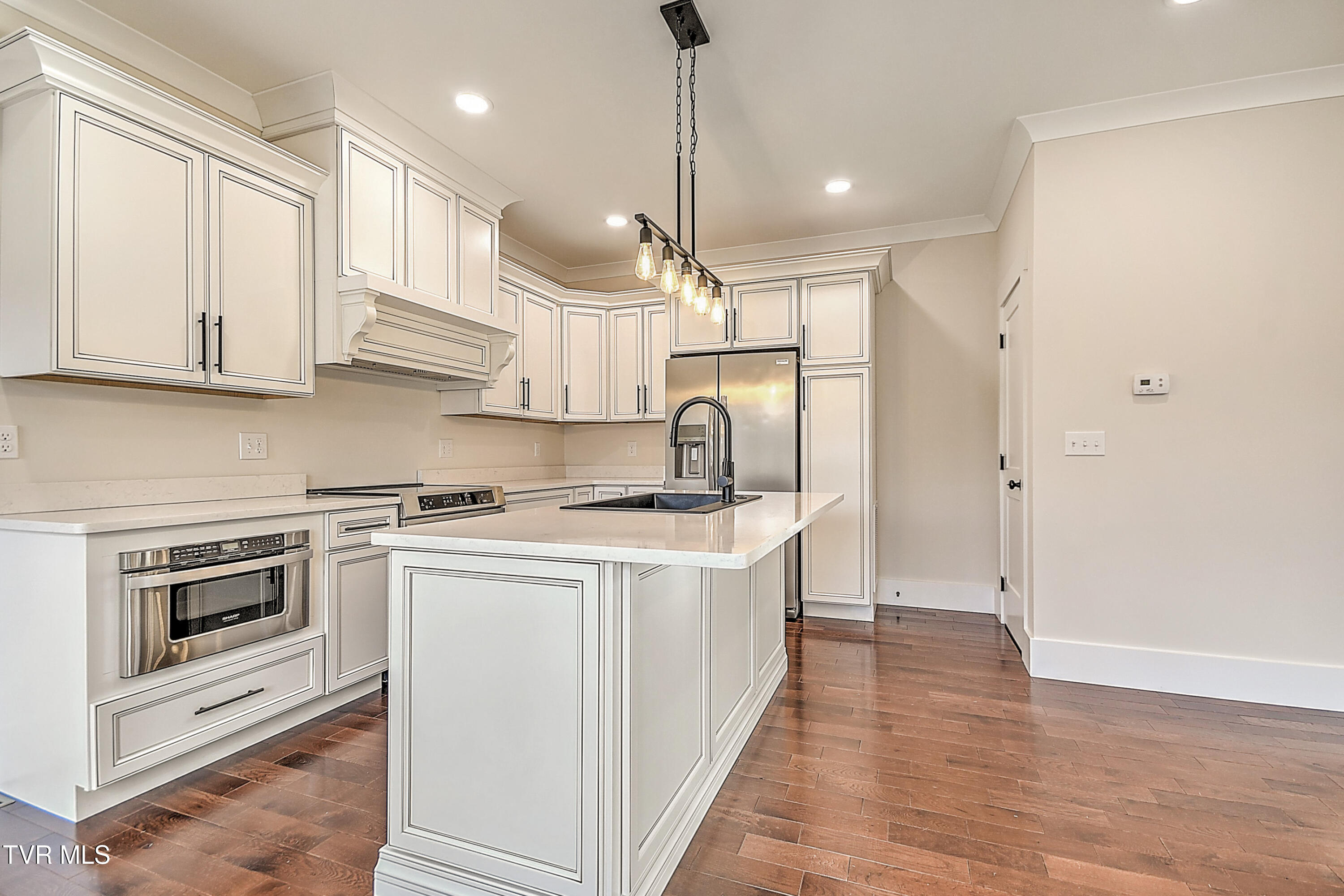 2009 Idle Hour Road Kingsport, TN 37660 - Photo 16 of 40 2009 Idle Hour-14