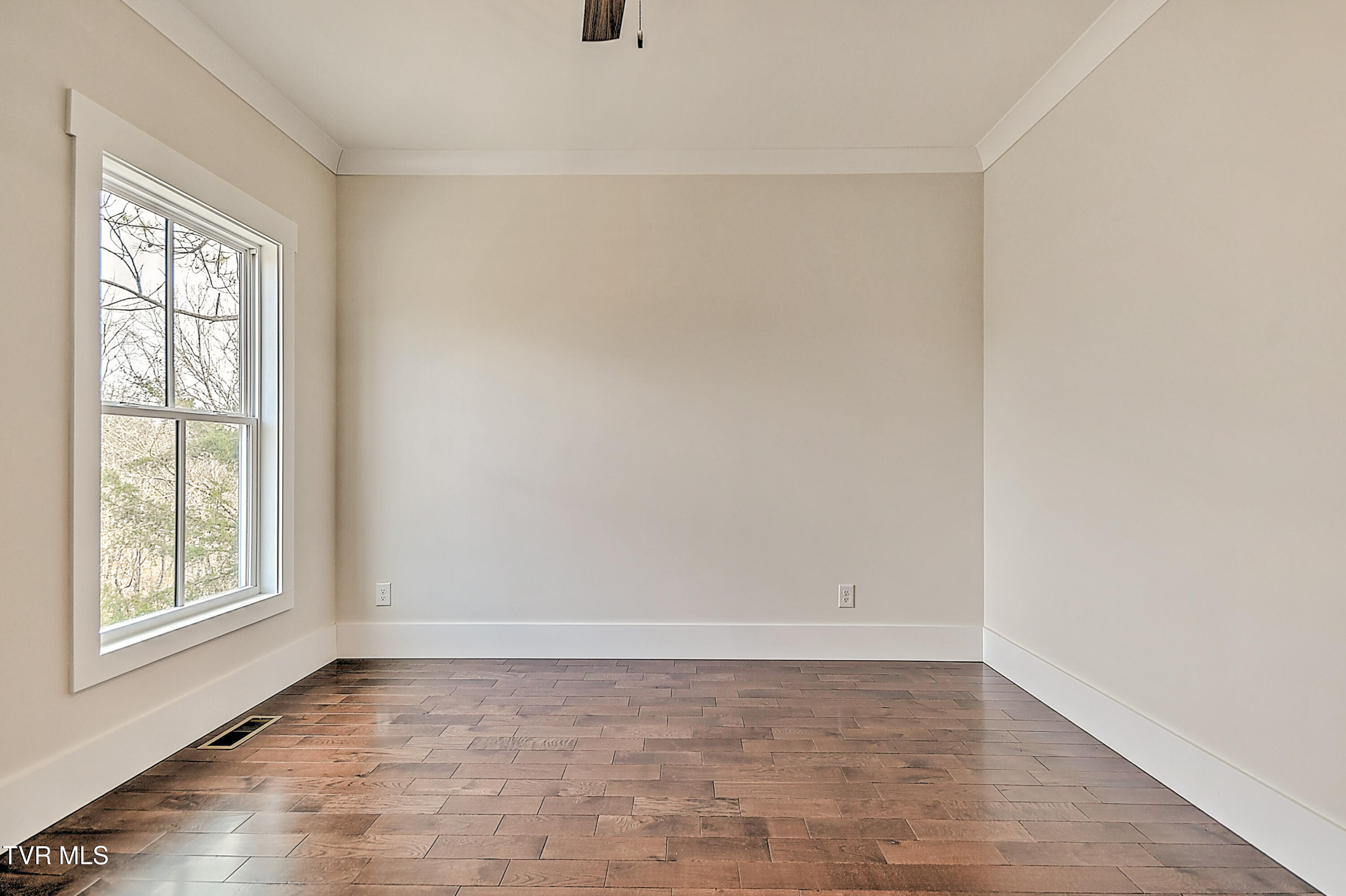 2009 Idle Hour Road Kingsport, TN 37660 - Photo 21 of 40 2009 Idle Hour-19