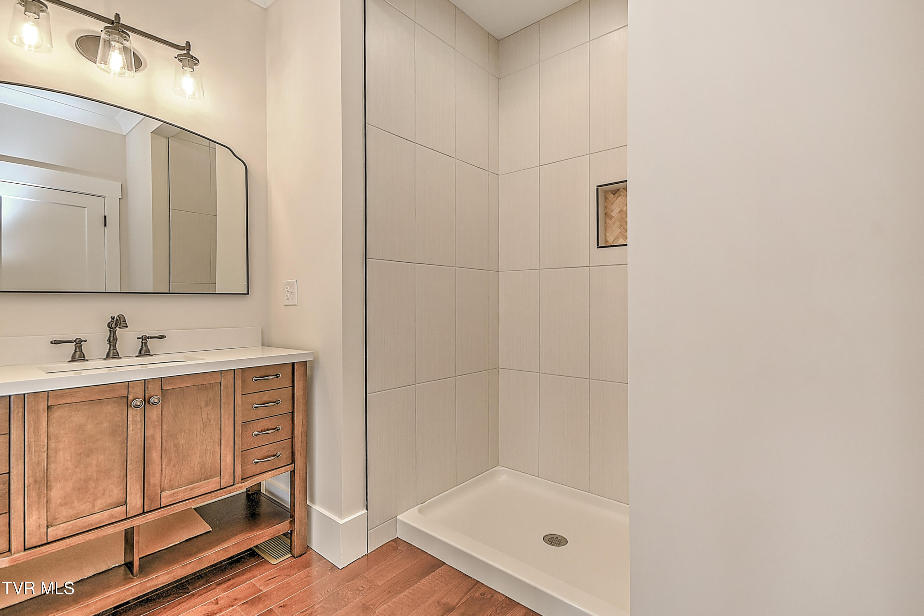 2009 Idle Hour Road Kingsport, TN 37660 - Photo 23 of 40 2009 Idle Hour-21