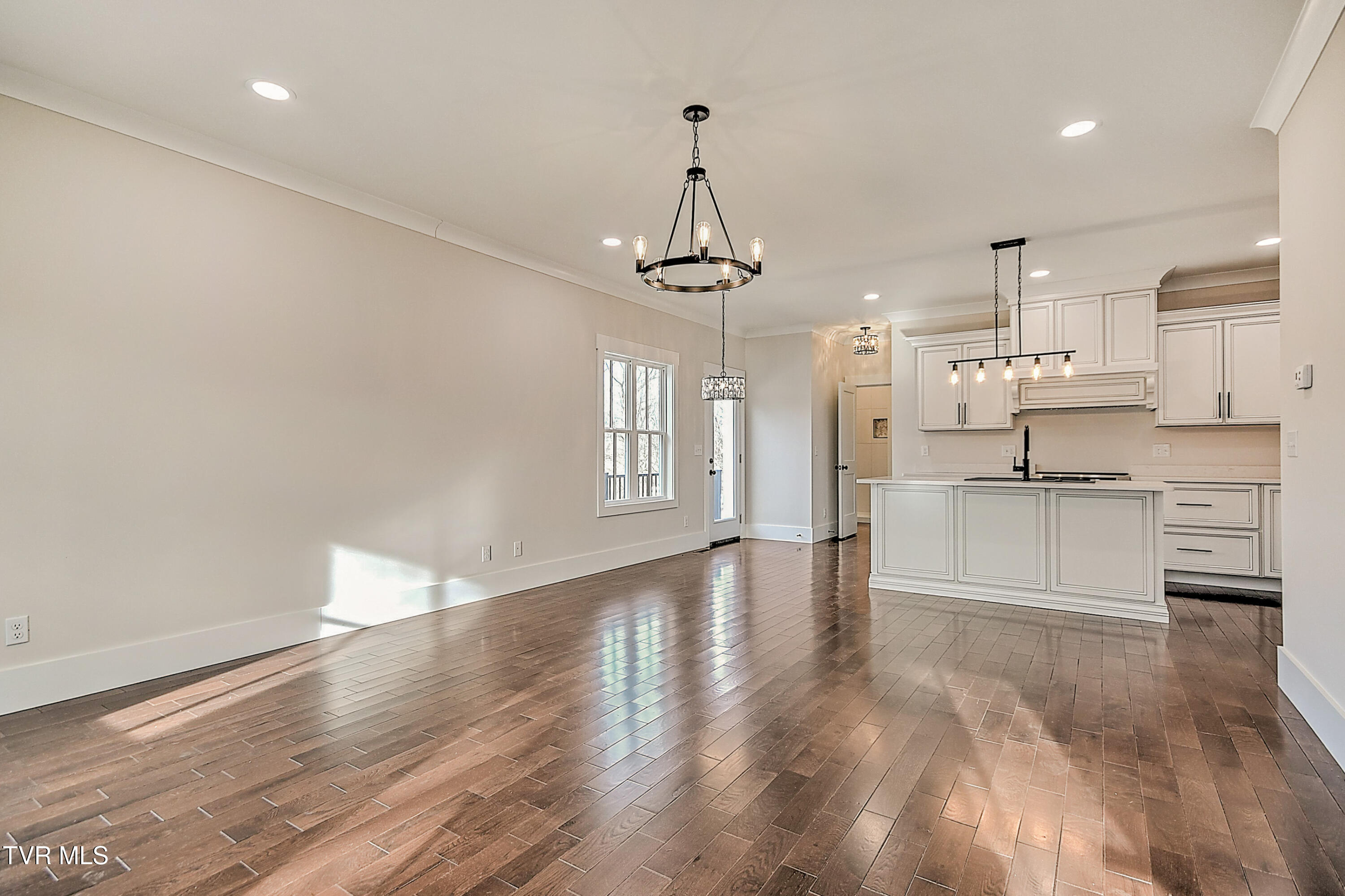 2009 Idle Hour Road Kingsport, TN 37660 - Photo 9 of 40 2009 Idle Hour-6