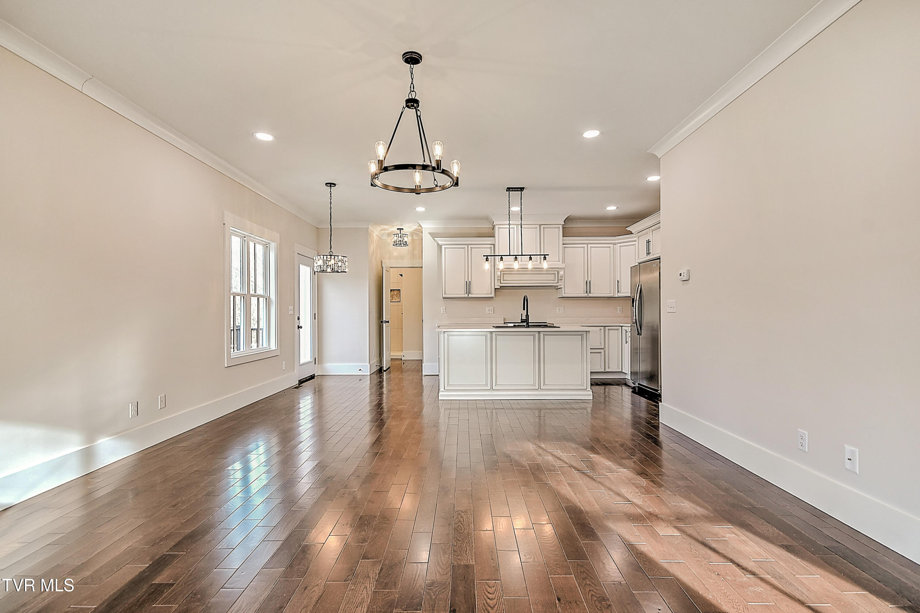 2009 Idle Hour Road Kingsport, TN 37660 - Photo 10 of 40 2009 Idle Hour-7