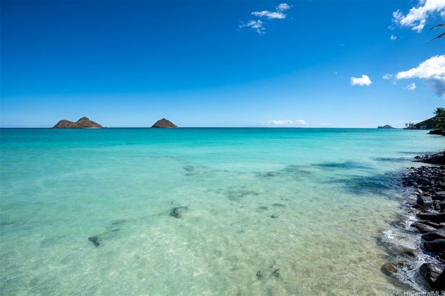 a view of a field with an empty space