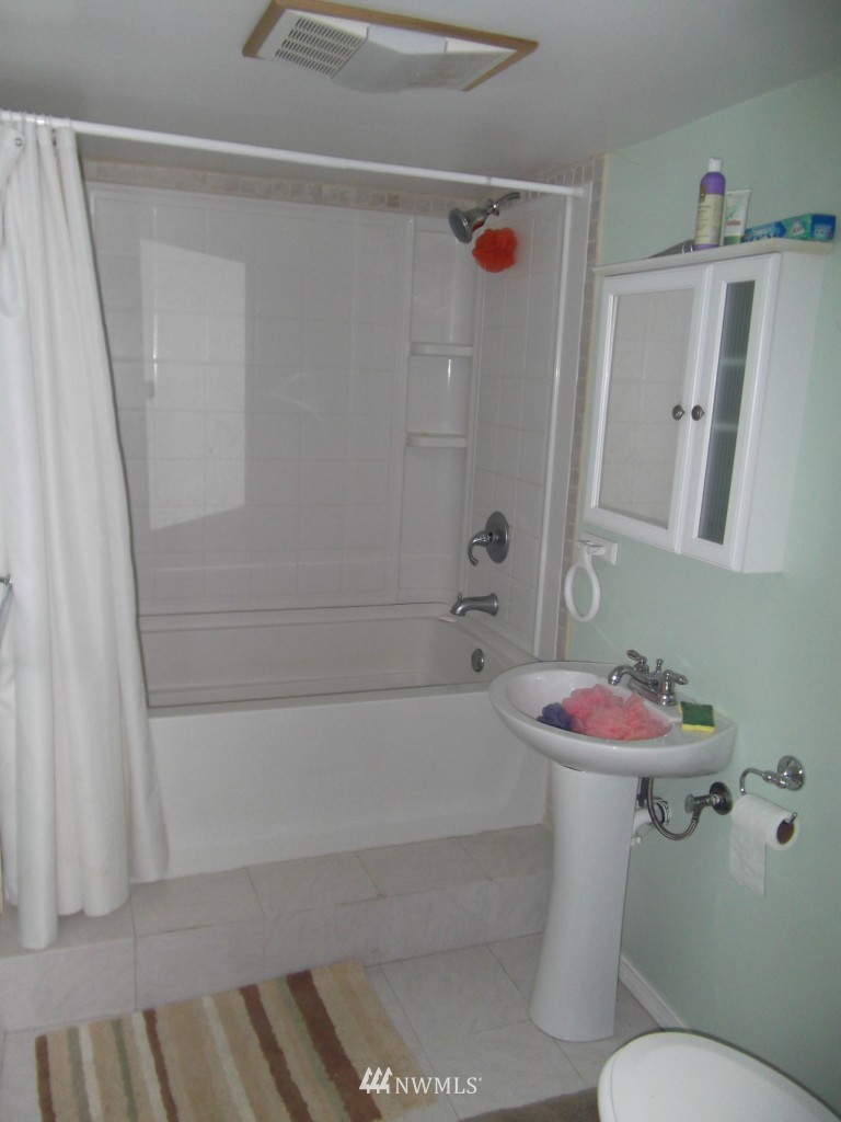 7063 Hannegan Road Lynden, WA 98264 - Photo 14 of 15 Gallery Image 14