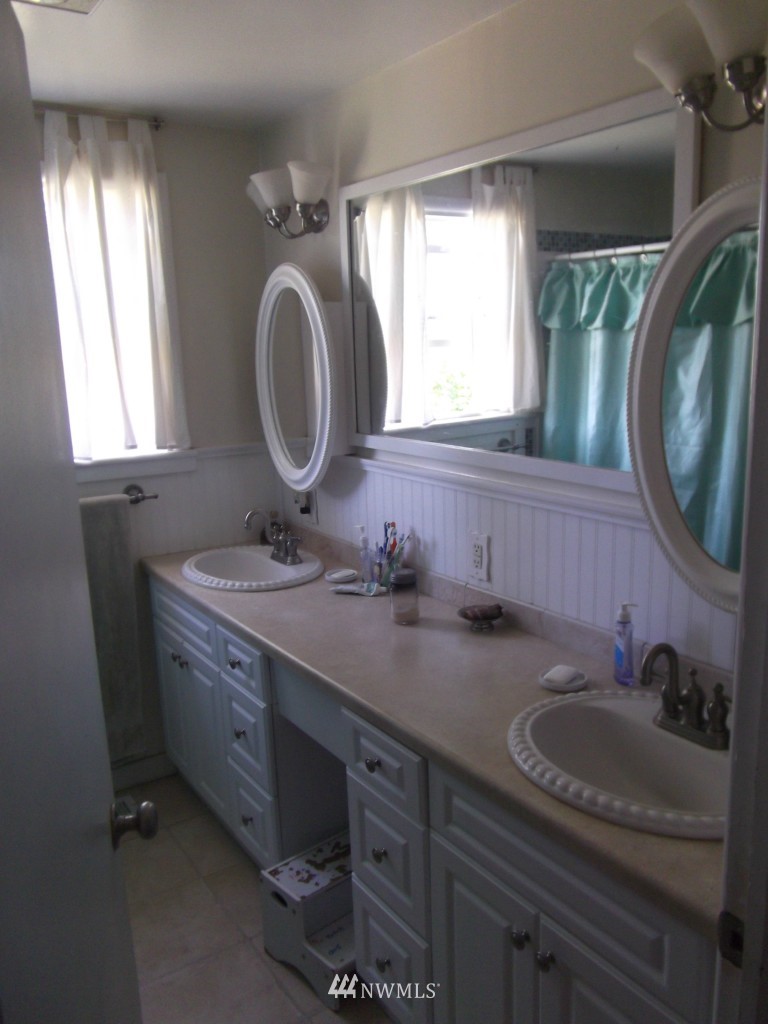 7063 Hannegan Road Lynden, WA 98264 - Photo 10 of 15 Gallery Image 10