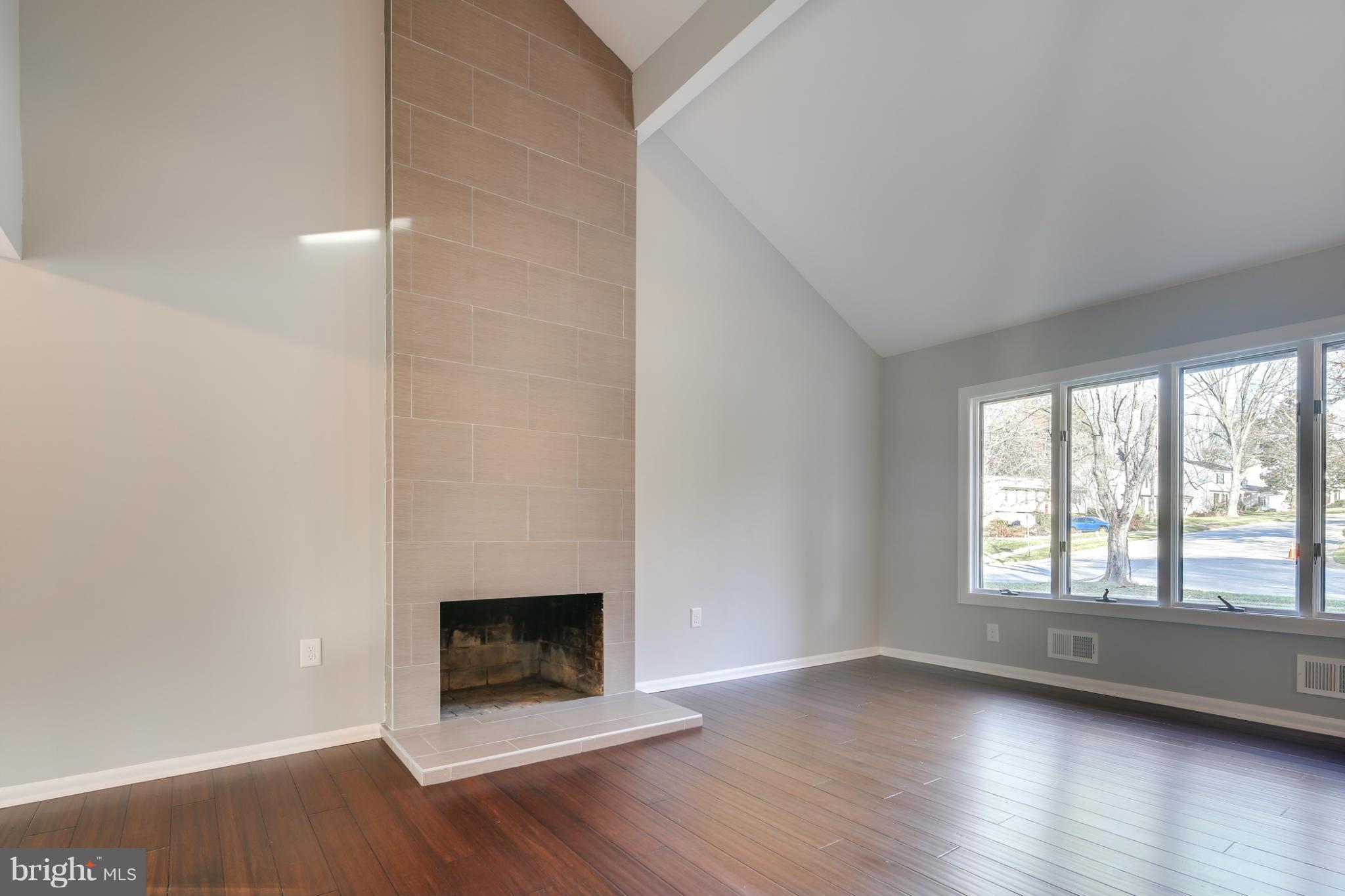 11041 Swansfield Road Columbia, MD 21044 - Photo 15 of 30 Living Room