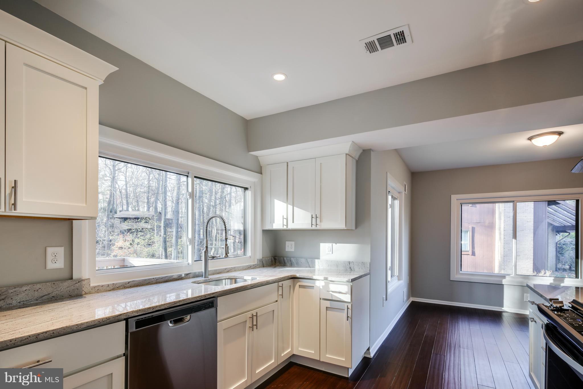 11041 Swansfield Road Columbia, MD 21044 - Photo 10 of 30 Kitchen