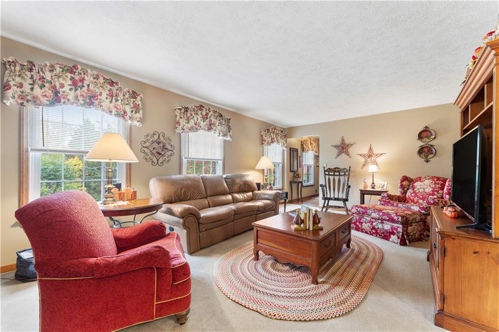 113 Thomas Road Canonsburg, PA 15317 - Photo 11 of 40 Gallery Image 11