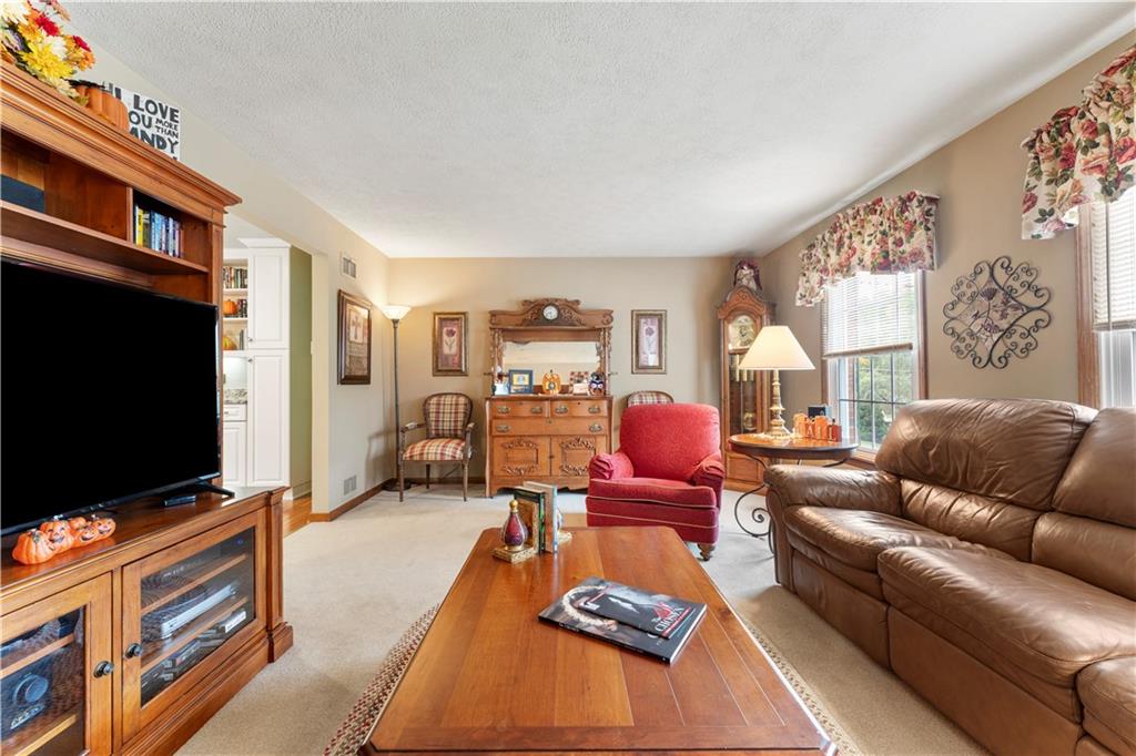 113 Thomas Road Canonsburg, PA 15317 - Photo 10 of 40 Gallery Image 10