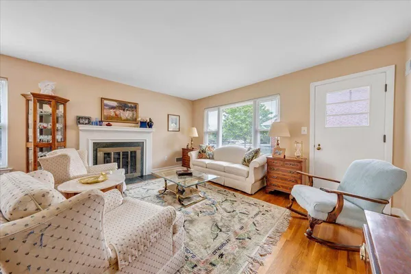 $329,950 | 2716 Deerfield Road Southwest, Roanoke, VA 24015