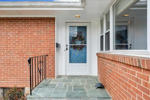 $329,950 | 2716 Deerfield Road Southwest, Roanoke, VA 24015