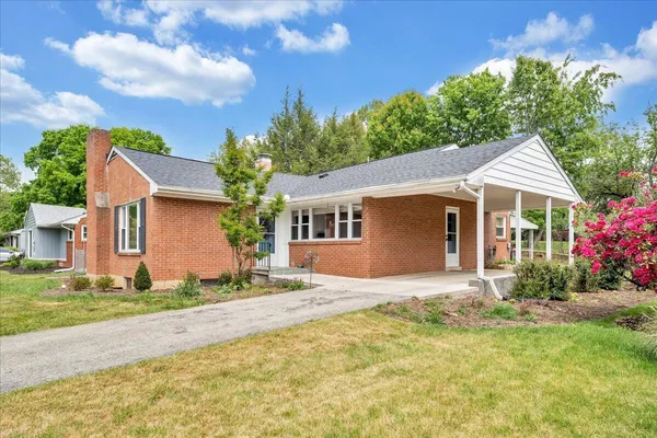 $329,950 | 2716 Deerfield Road Southwest, Roanoke, VA 24015