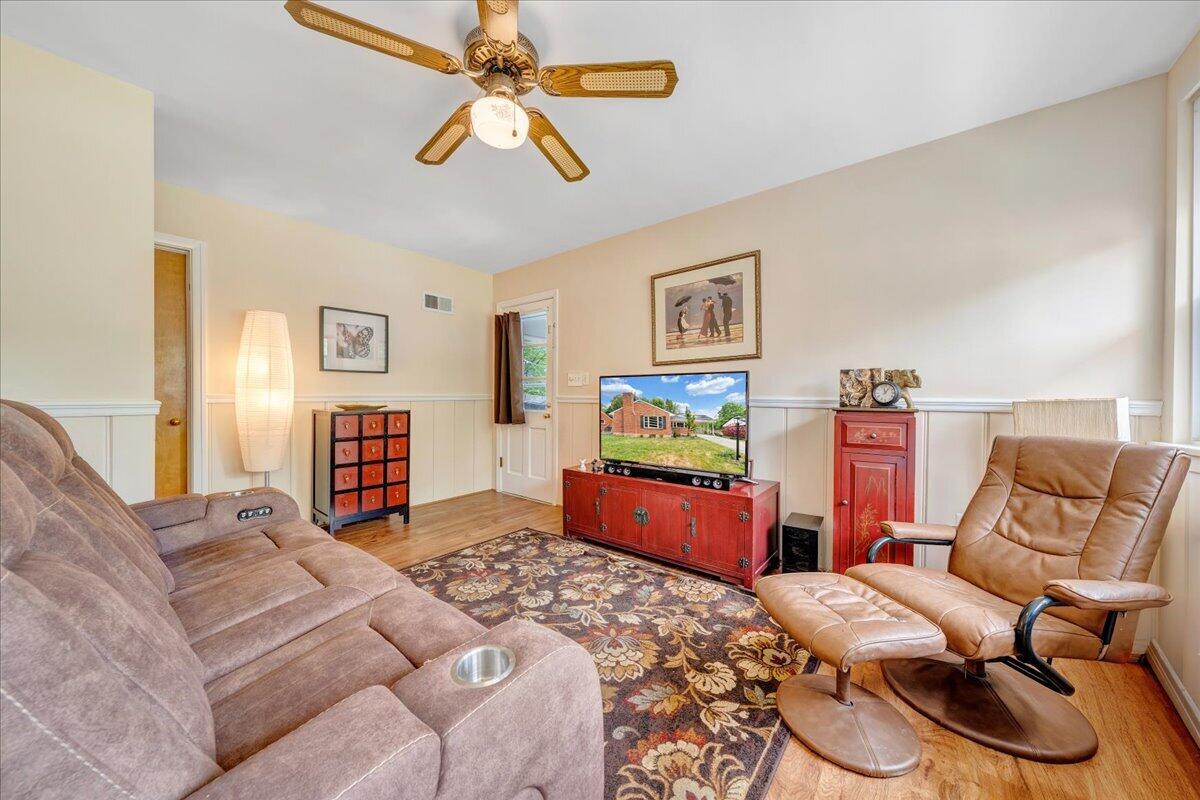 2716 Deerfield Road Southwest Roanoke, VA 24015 - Photo 6 of 29 13-MIB09719-R5