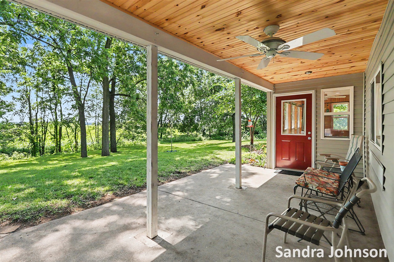6180 Rook Road Plainwell, MI 49080 - Photo 5 of 35