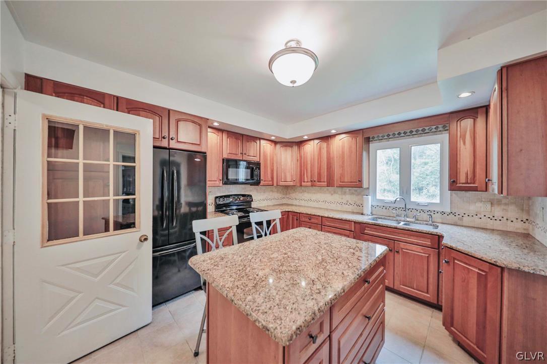 135 Gaffney Hill Road Easton, PA 18042 - Photo 2 of 47 Gallery Image 2