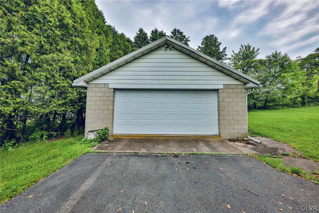 135 Gaffney Hill Road Easton, PA 18042 - Photo 8 of 47 Gallery Image 8