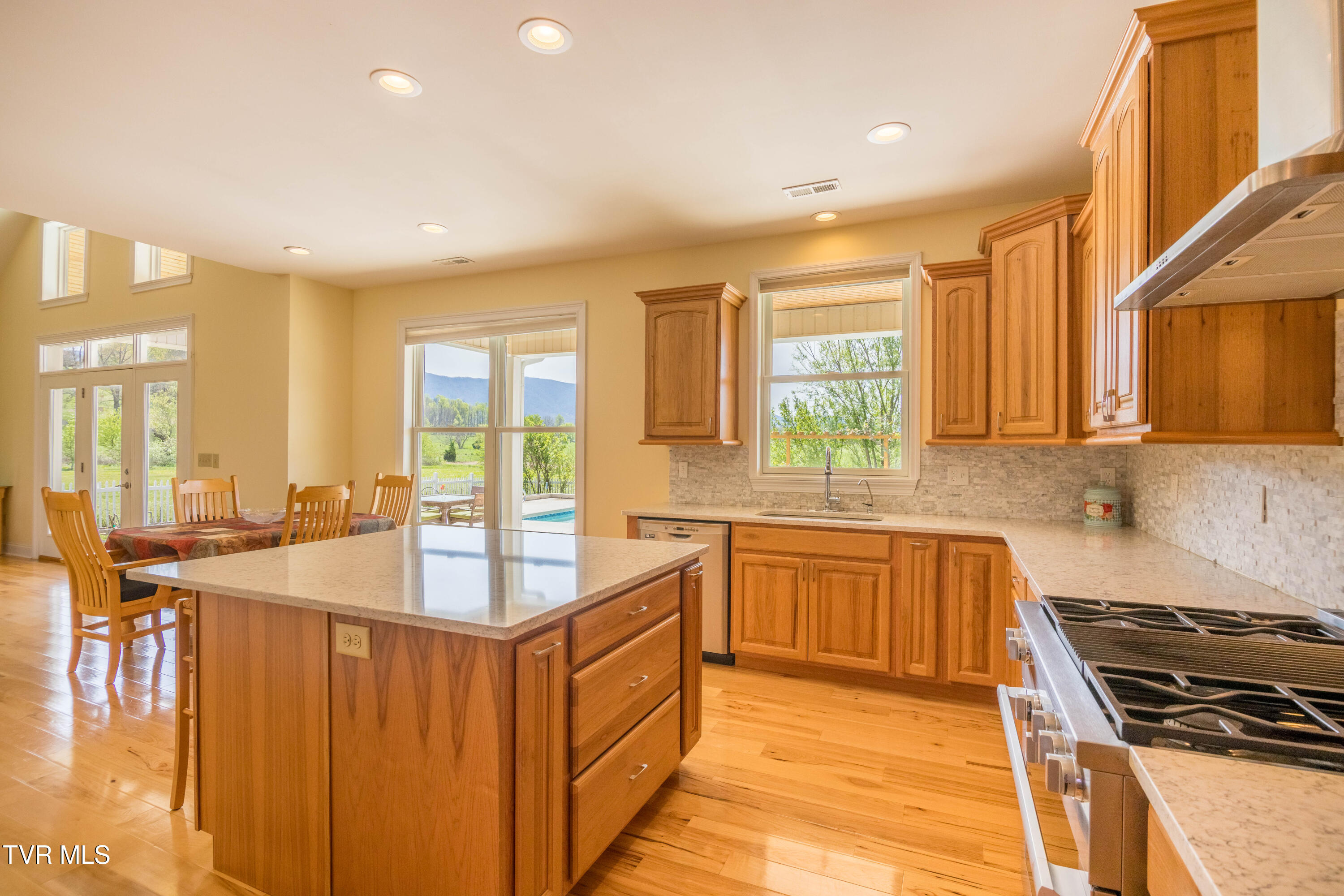 212 Forked Deer Road Greeneville, TN 37743 - Photo 11 of 55 087A0706-HDR