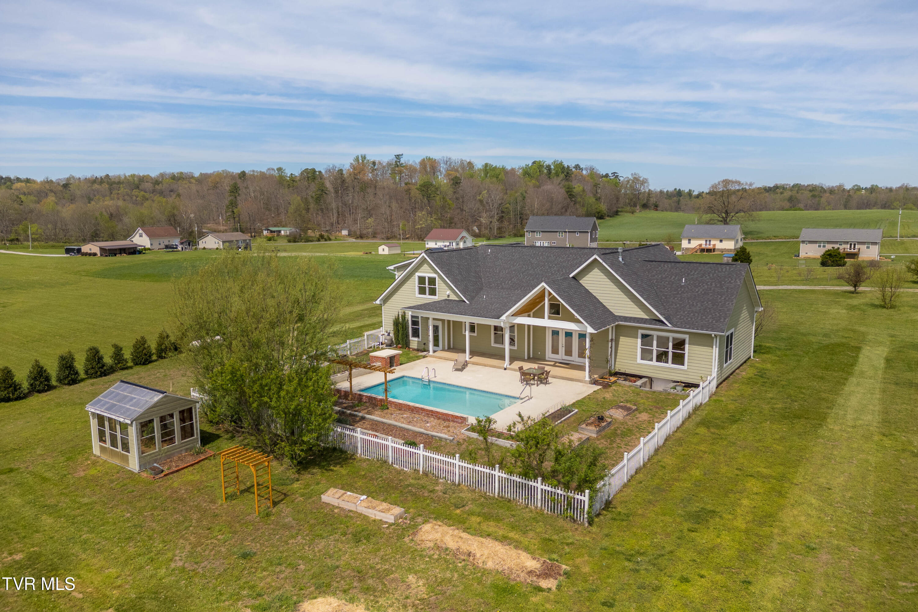 212 Forked Deer Road Greeneville, TN 37743 - Photo 33 of 55 DJI_0901-HDR
