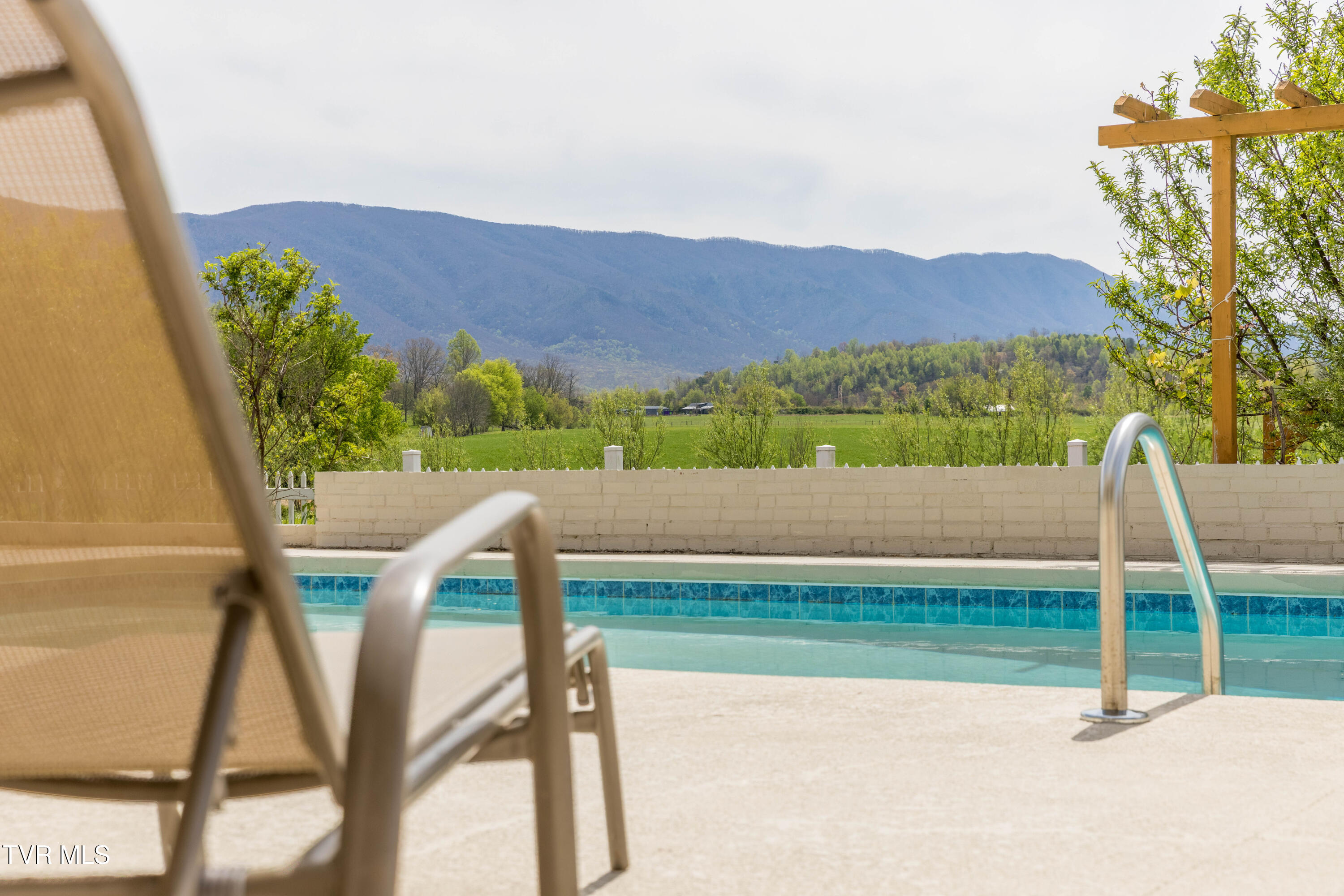 212 Forked Deer Road Greeneville, TN 37743 - Photo 37 of 55 087A0814-HDR