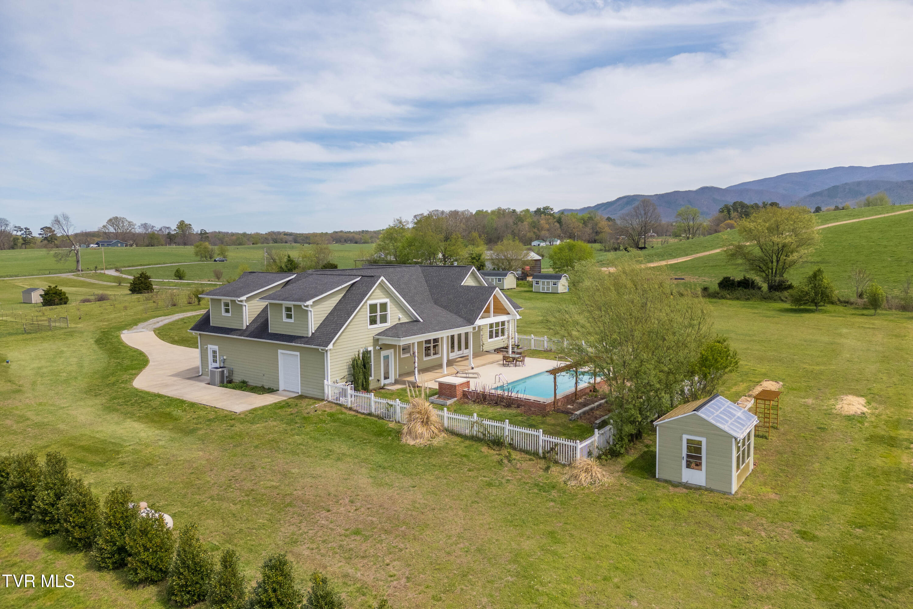 212 Forked Deer Road Greeneville, TN 37743 - Photo 54 of 55 DJI_0916-HDR